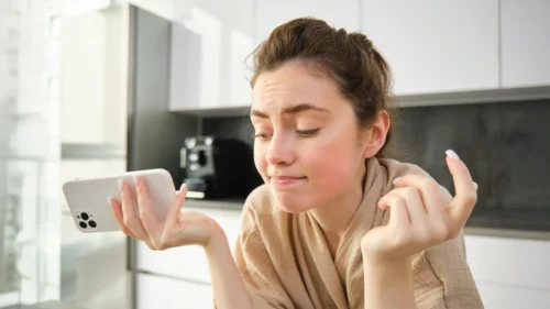 Desconéctate del móvil, recupera tu creatividad y mejora tu bienestar.